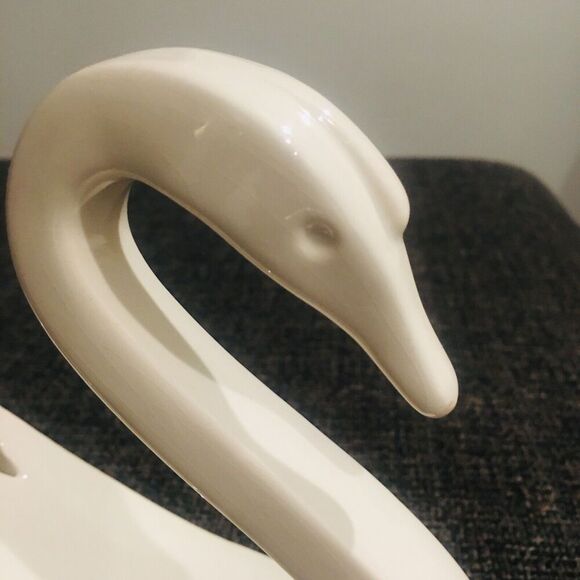 VINTAGE Midcentury MCM White Ceramic Swan Bathroom Hand Towel Holder 7"x7.5"x5" - Picture 9 of 10
